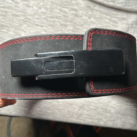 IronBull weightlifting belt adjustable - Picture 3 of 3